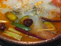 -洱火云南酸菜牛肉火锅(石景山当代商城店)