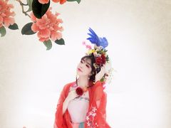莺啼-九月鹰飞汉服摄影工作室