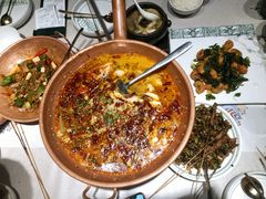 香辣酸菜黑鱼火锅-云海肴·汽锅鸡·云南菜(高德置地店)