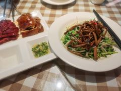 -新大咀港式茶餐厅(宝山万达店)