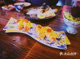 很日式很居酒屋,就是小了点