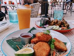 -Cha Cha's Beach Cafe