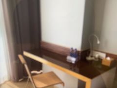 -卡罗酒店(东门晒布地铁站店)