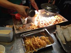 -六合夜市
