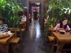 大堂-万记麻辣烫国展总店