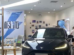 -ARCFOX极狐(世纪金源店)