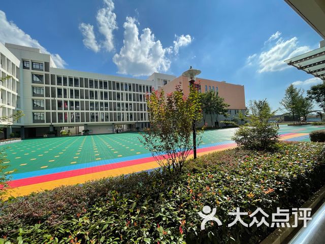 华中师范大学附属小学南湖校区