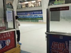 -正佳冰河湾真冰滑冰场