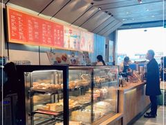 面包甜点陈列柜-星巴克(深圳北站B5检票口)