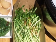 鲜剪嫩豆苗-么肆烤肉·中式自助·烤肉大排档(街道口季佳PAI店)