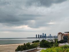 -皇马海口湾海景酒店(万绿园秀英港店)