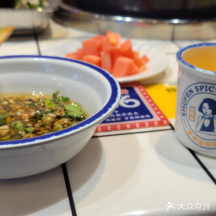 九街淑芬掌中宝串串空港新城店，复古环境，丰富菜品，味道赞到爆