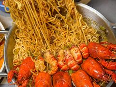 -龙巢盱眙龙虾·牛蛙·烧烤宵夜(八卦岭店)