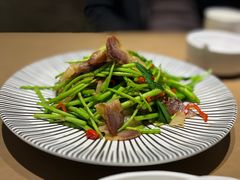 藜蒿炒腊肉-浔庐餐厅•江西老字号•九江菜(烟水亭店)