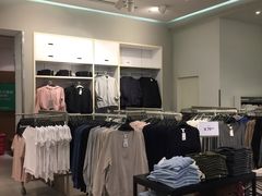 -H&M(鹏欣水游城店)