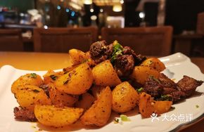 Golden Pork Ribs with Potatoes