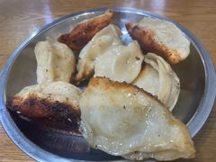 -黄阿姨锅贴大王(万航渡路店)