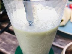 -彳亍咖啡·这里(水湾路店)