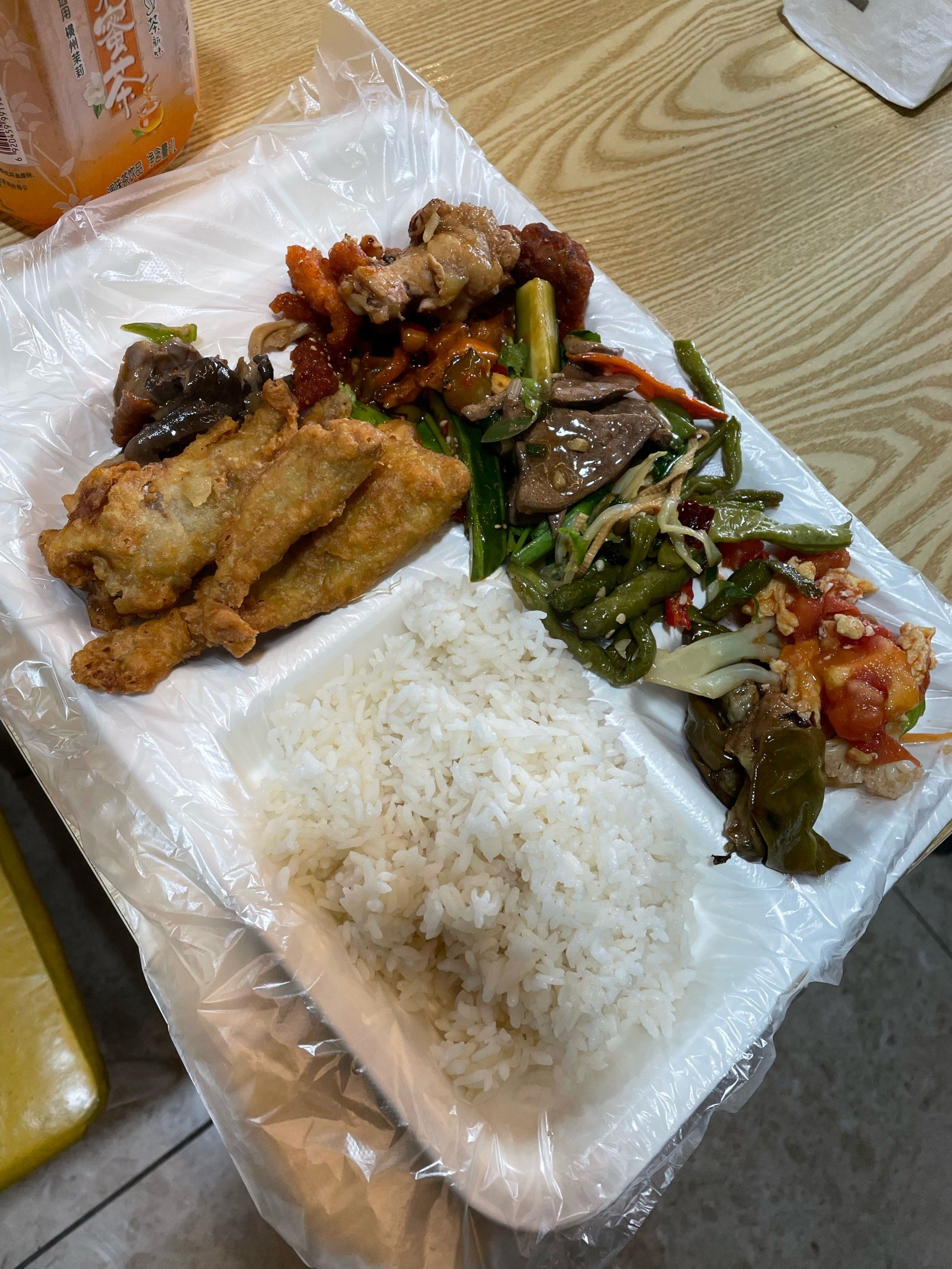 浦东18块的自助盒饭,荤素不限随便吃!