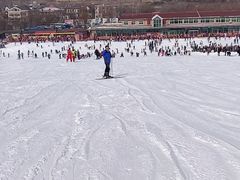 -济南卧虎山滑雪场