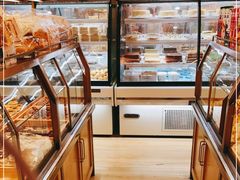 面包甜点陈列柜-玛尔哈巴·塔塔尔糕点(华侨小区店)