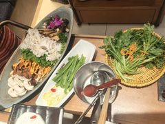 -老牌坊云南鱼豆花火锅(哈西万达店)