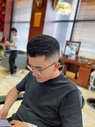 -尼特斯男士发型馆