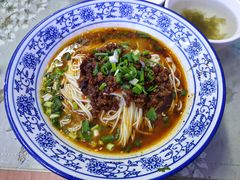 -渝之汇牛肉豌杂面