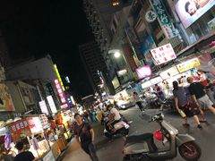 -六合夜市