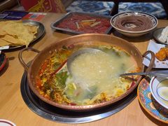 -洱火云南酸菜牛肉火锅(石景山当代商城店)