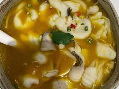 酸汤乌鱼片-鹅冠港式茶餐厅(来福士店)