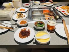 -海底捞火锅鲜切牛肉主题店(长寿路店)