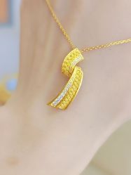 -潮宏基珠宝旗舰店(苏宁广场店)