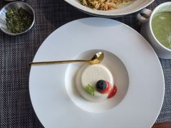 -MONICH牛排融合餐厅(和义大道购物中心店)