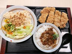 酥嫩鸡腿排饭-永和大王(华侨城店)
