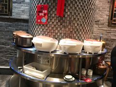 -沪小二炭火蛙锅(淮海中路美食不夜城店)