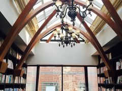 -钟书阁(松江泰晤士小镇店)