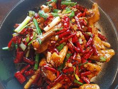 -曼听小寨海鲜烧烤·大连辣炒大王(盖州街店)