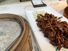 酱肉丝配卷饼-云海肴·汽锅鸡·云南菜(高德置地店)