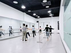 -白珂舞蹈教室