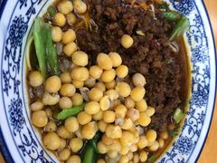 -渝之汇牛肉豌杂面