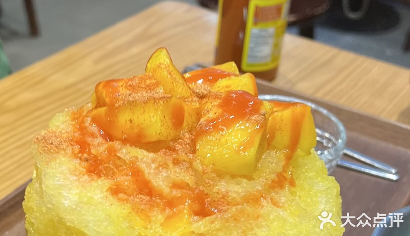 码住！！香港铜锣湾出现巨型冰沙啦！！