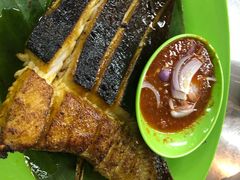 -明记烧鱼美味店