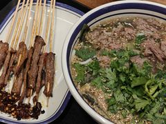 -云阿蛮云南生烫牛肉米线(奉贤路店)