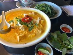 -大头虾越式风味餐厅(光明广场店)