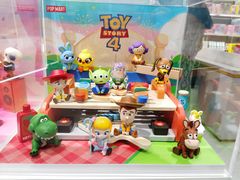 -泡泡玛特POPMART(上海环球港店)