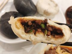 李与白酱肉包-李与白包子铺(桐梓林店)
