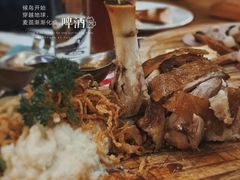 德国烤猪肘配酸菜和土豆泥-PAULANER普拉那德国啤酒花园(千玺广场店)