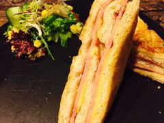 -HIGH FIVE哈福手工汉堡(桂林路店)