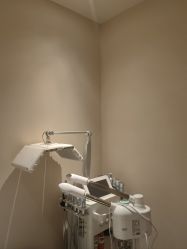 -洛伊科技抗衰护肤中心